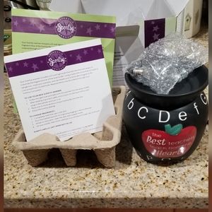 Scentsy Black Apple Teacher Ceramic Warmer with Red & Green Accents